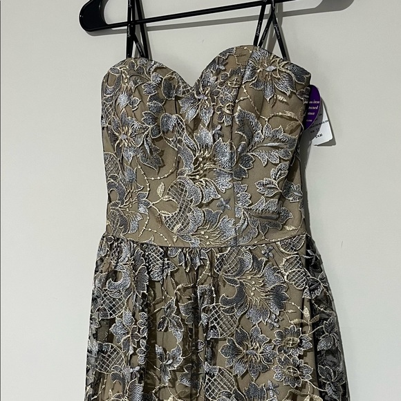 Windsor Store Dress - Picture 1 of 8